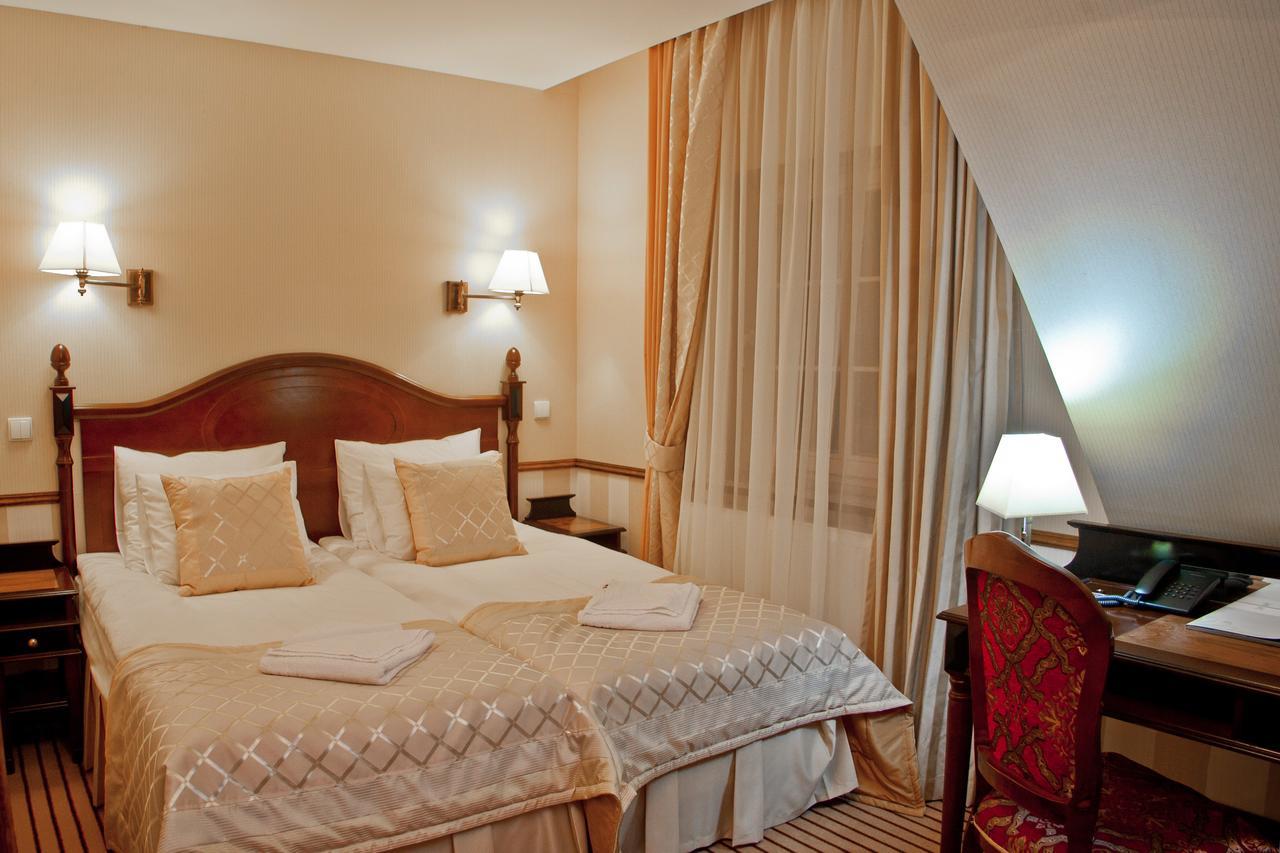 Hotel St. Bruno Гіжицько Екстер'єр фото